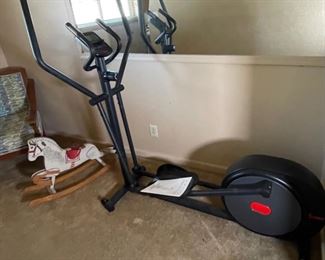 Sunny Carbon Pro Magnetic Elliptical Machine SF-E3981 63X29X63in HxWxD