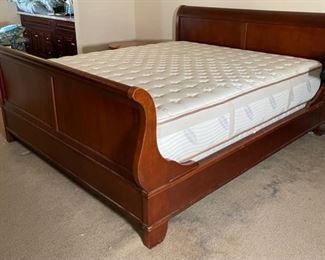 King Sleigh Bed with Mattress Saatva Loom & Leaf 43x76x95in HxWxD
