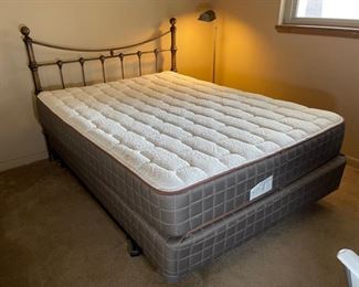 Queen Bed with Headboard & Mattress 49x62x80in HxWxD