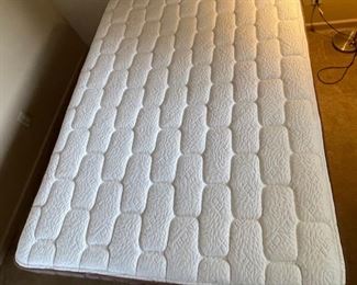 Queen Bed with Headboard & Mattress 49x62x80in HxWxD