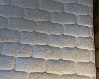 Queen Bed with Headboard & Mattress 49x62x80in HxWxD