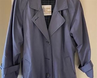 London Fog Trench Coat Unmarked, Med best guess