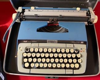 SCM Smith-Corona Galaxie Twelve XII Typewriter