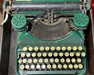 Corona No. 4 Typewriter Green