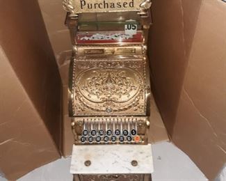 Vintage cash register. in working order