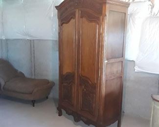 Beauty of a piece , Armoire