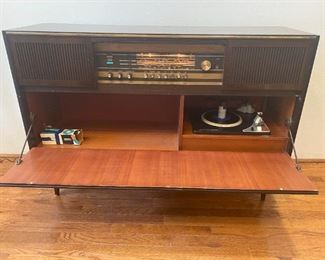 Mid Century Grundig Stereo Console KS 620U