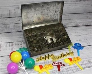 Vintage Cake Piping Tip Set with Case and Cake Decorations