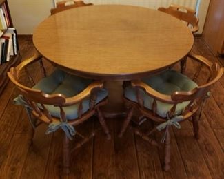 Round Maple Dining Table With 6 Chairs