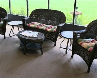 Wicker4 pc Patio Set and Pr of Side Tables