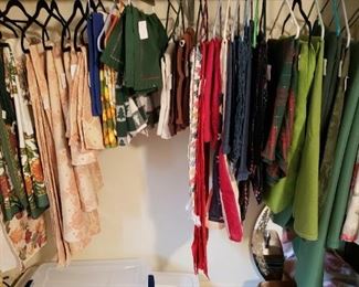 Table Cloths to include Holiday