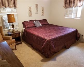 Serta Perfect Sleeper King Size Mattress & Box Springs