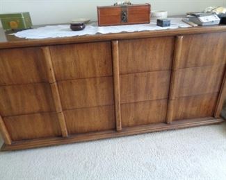 MCM Henredon Fine Furniture 6 drawer low boy dresser