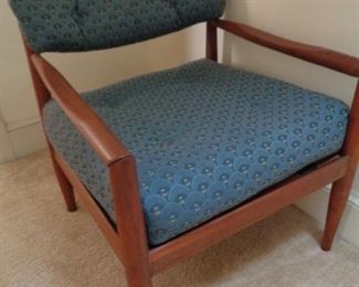 MCM chair with Elasta Seat cushion