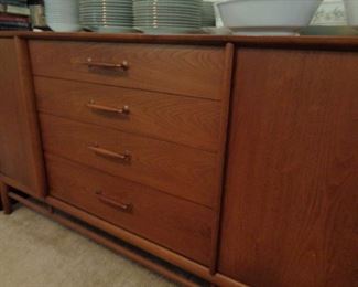 MCM Henredon Heritage sideboard-buffet-credenza close-up