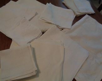 vintage table linens