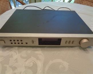 Harmon/Kardon TU912 digital synthesized Quartz-Lock Tuner