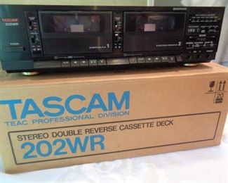 TASCAM TEAC Stereo Double Reverse Cassette Deck 202WR