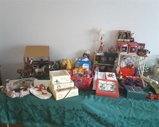 Large Collection of Christmas Vintage Collectibles.