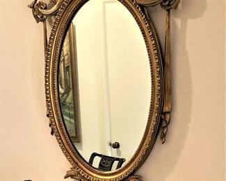 Detailed oval mirror