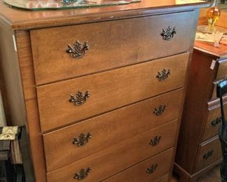 Maple chest of drawers