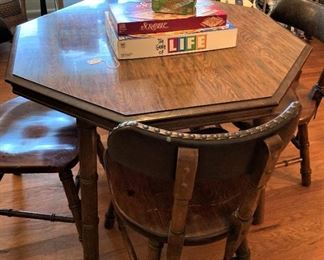 Octagon shaped game table