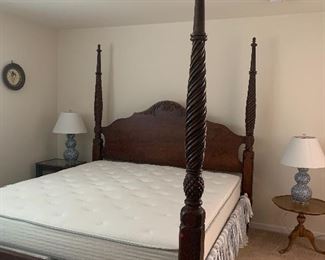KING SIZE FOUR POST BED WITH LIKE-NEW MATTRESS
