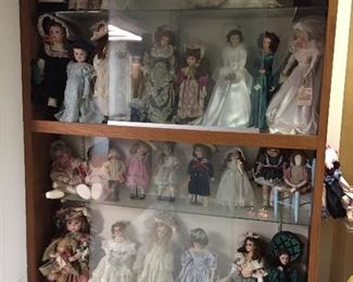 Dolls, dolls and more doll. Perfect for collectors or resellers.