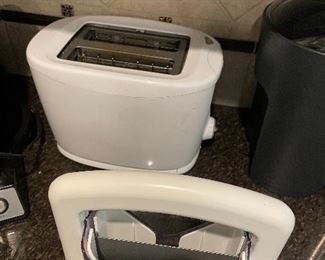 Sunbeam toaster $10, Bagel slicer - SOLD
