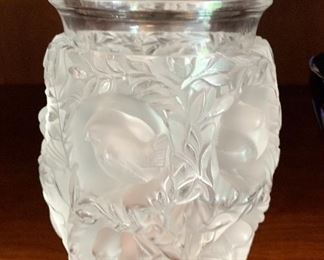 —30% off Lalique, France Bagatelle frosted crystal vase -  Birds & Foliage 
