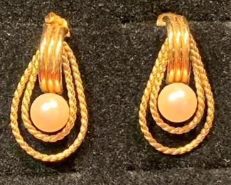 14K Gold earrings —30% off