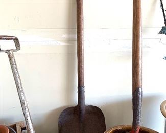 Great Vtg. garden tools  - True Temper Dynalite shovel 