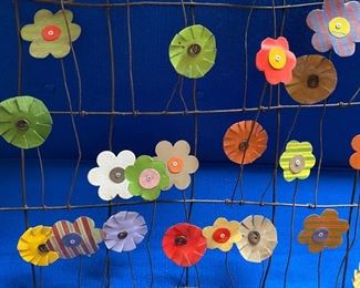 Vintage wire flower wall hanging - is anything cuter than this?