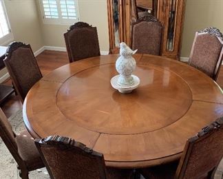 Dining Table w Removable Perimeter Leaves and 8 Chairs 