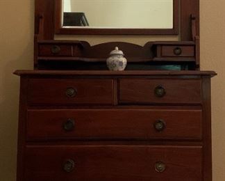 Vintage Dresser w Mirror 