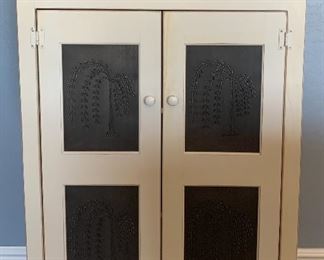 Pie Safe w Tin Dutch Crafters