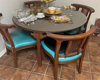 Mid-Century Round Kitchen Table with 4 Chairs