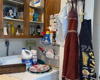 Aprins, Cleaning Supplies, Lightbulbs 