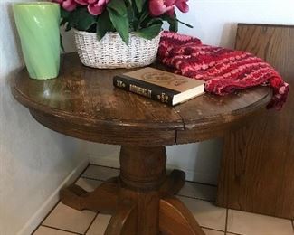 Oak Table - has Leaf