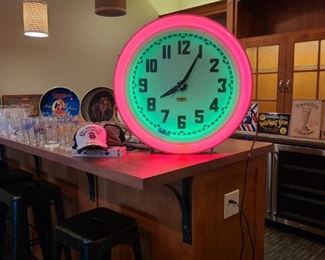 Vintage neon clock (Cleveland Clock co) 26" excellent condition