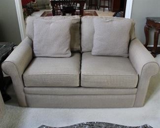 LA Z BOY LOVESEAT
