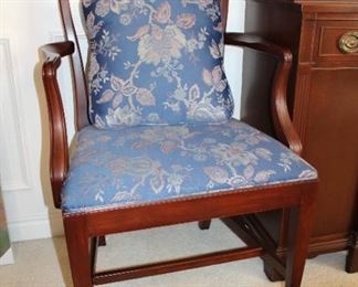 DINING CHAIR