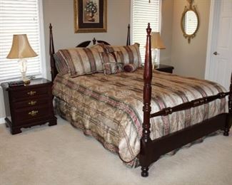 BASSETT 4 POSTER BED