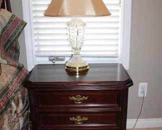 BASSETT NIGHTSTAND, LAMP