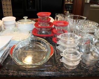 RUBBERMAID GLASS STORAGE