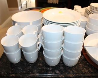 MARTHA STUART DISH SET