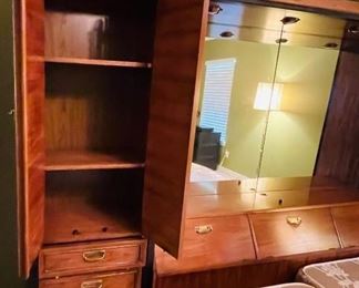 NOW $300 (was $595) THOMASVILLE King size bed unit & Dresser & mirror 