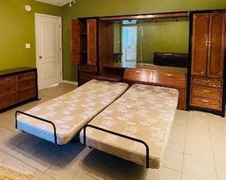 NOW $300 (was $595) THOMASVILLE King size bed unit & Dresser & mirror 