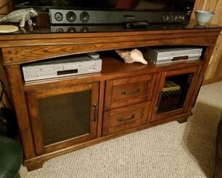 A closer look at the oak cabinet