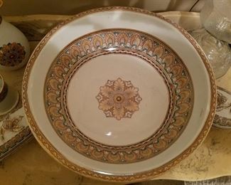 A look at the "Grecian Border" bowl